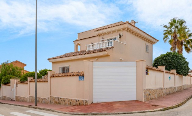 Sale - Villa -
Ciudad Quesada