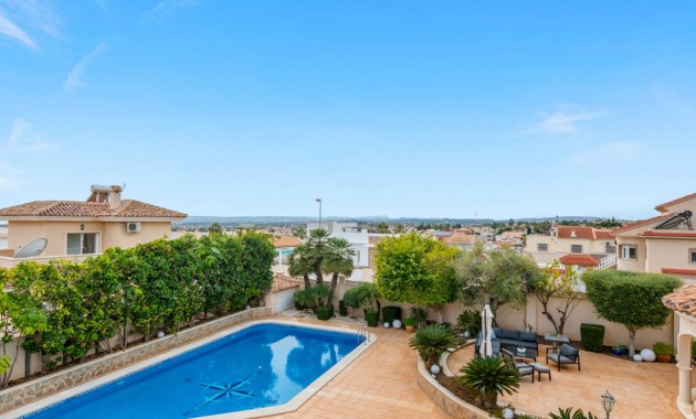 Sale - Villa -
Ciudad Quesada