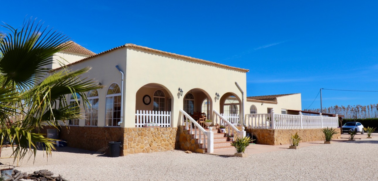 Herverkoop - Country Property -
Catral