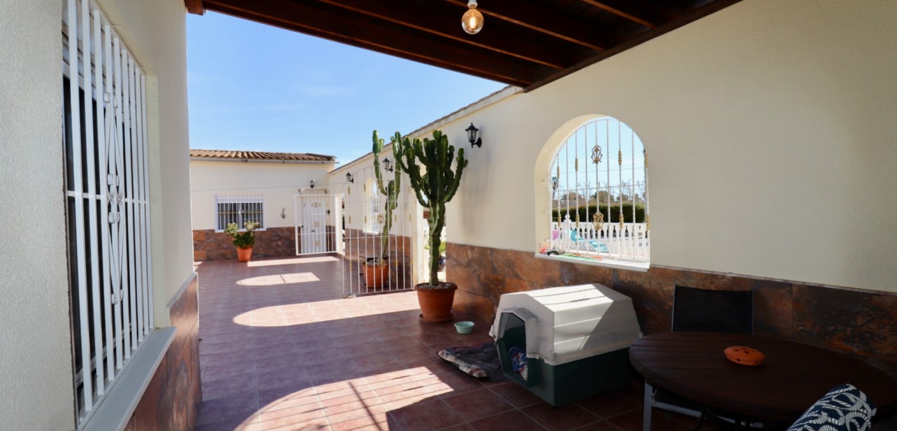 Herverkoop - Country Property -
Catral