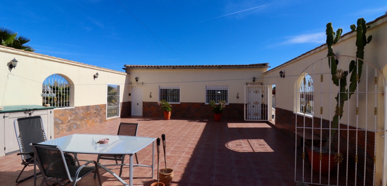 Herverkoop - Country Property -
Catral