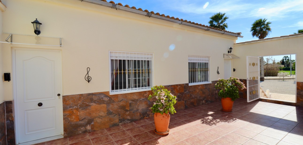 Herverkoop - Country Property -
Catral