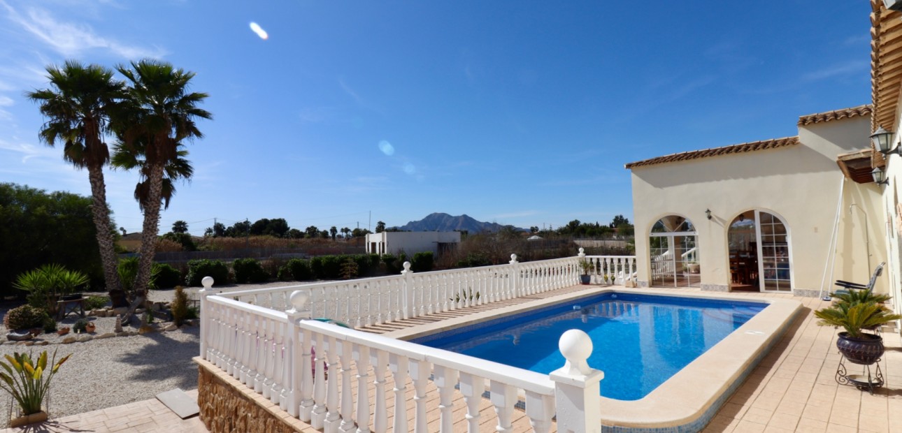 Herverkoop - Country Property -
Catral