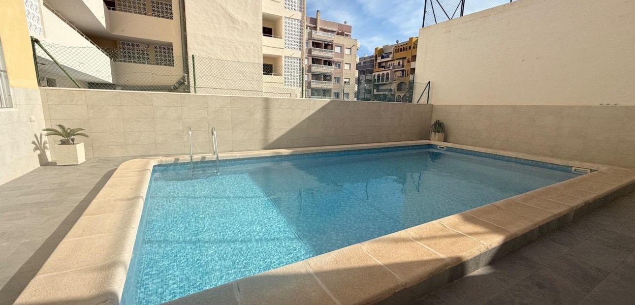 Sale - Apartment / flat -
Torrevieja - Playa del cura