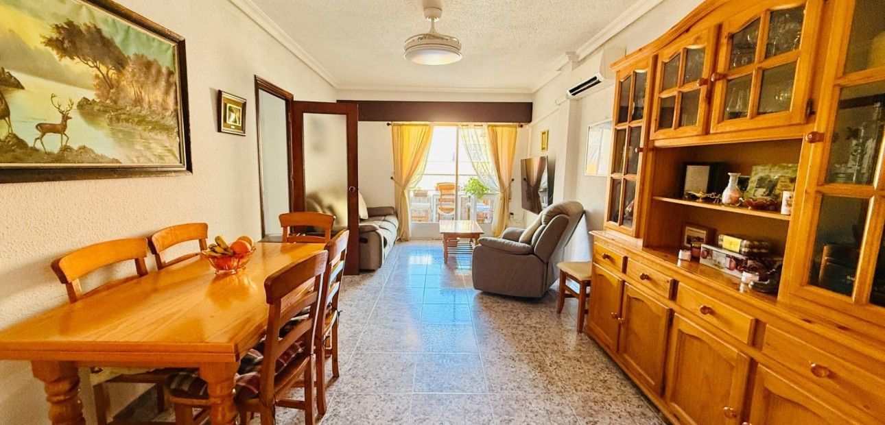 Sale - Apartment / flat -
Torrevieja - Playa del cura