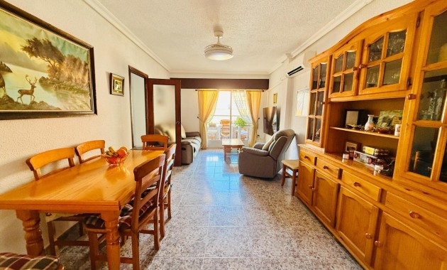 Sale - Apartment / flat -
Torrevieja - Playa del cura