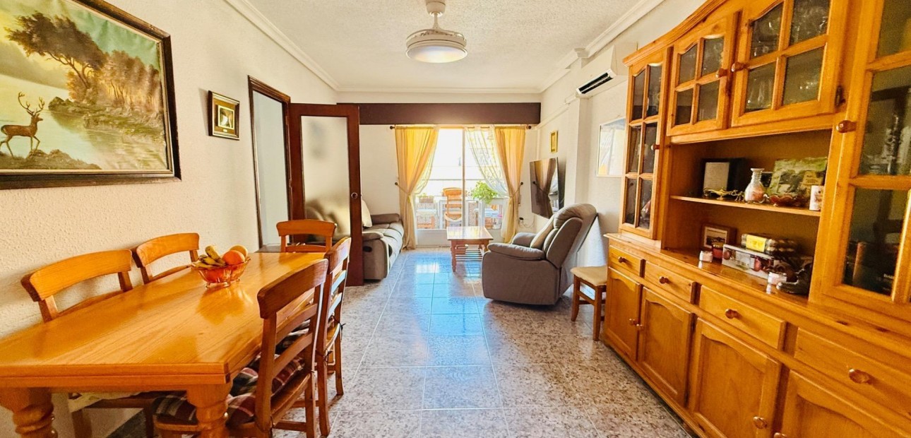 Sale - Apartment / flat -
Torrevieja - Playa del cura