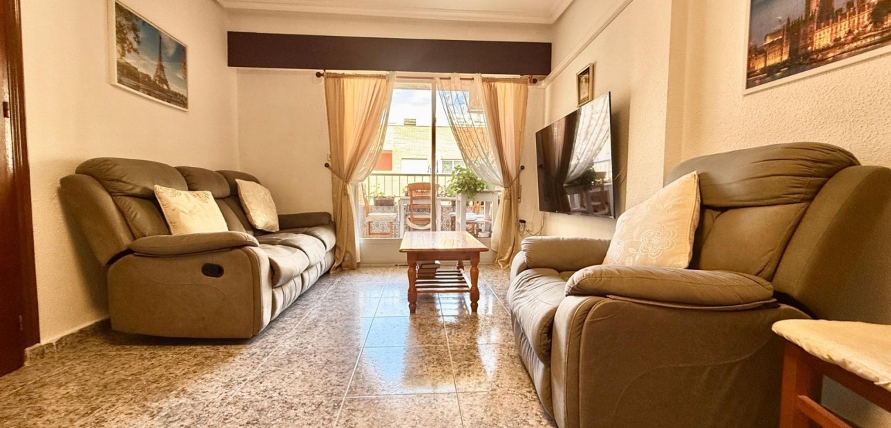 Sale - Apartment / flat -
Torrevieja - Playa del cura