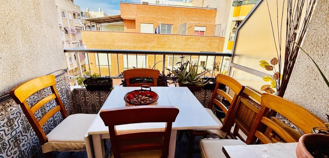 Sale - Apartment / flat -
Torrevieja - Playa del cura