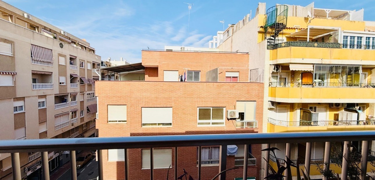 Sale - Apartment / flat -
Torrevieja - Playa del cura