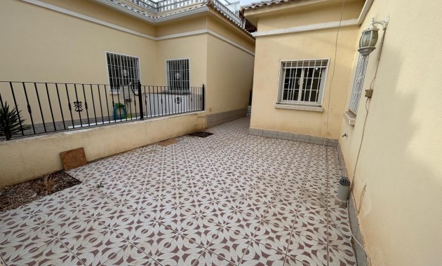 Herverkoop - Bungalow -
Torrevieja - La siesta