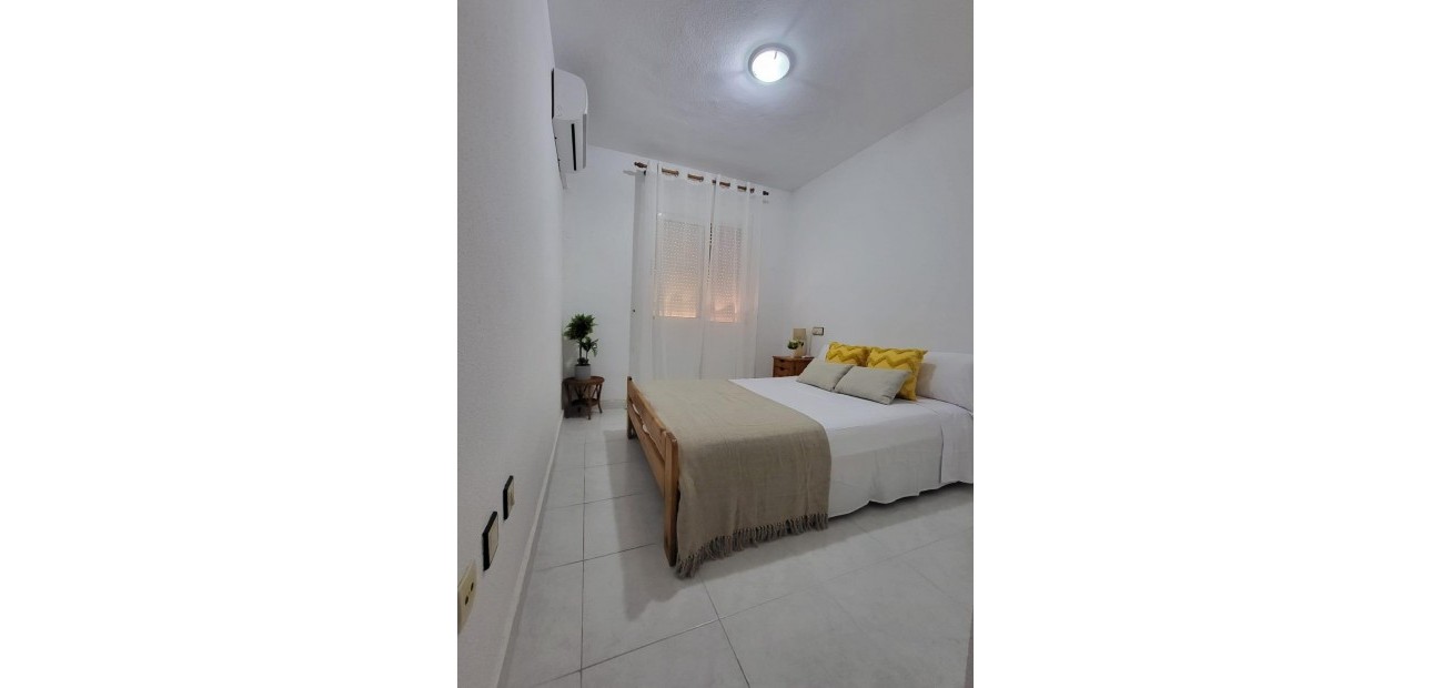 Venta - Bungalow -
Torrevieja - Carrefour