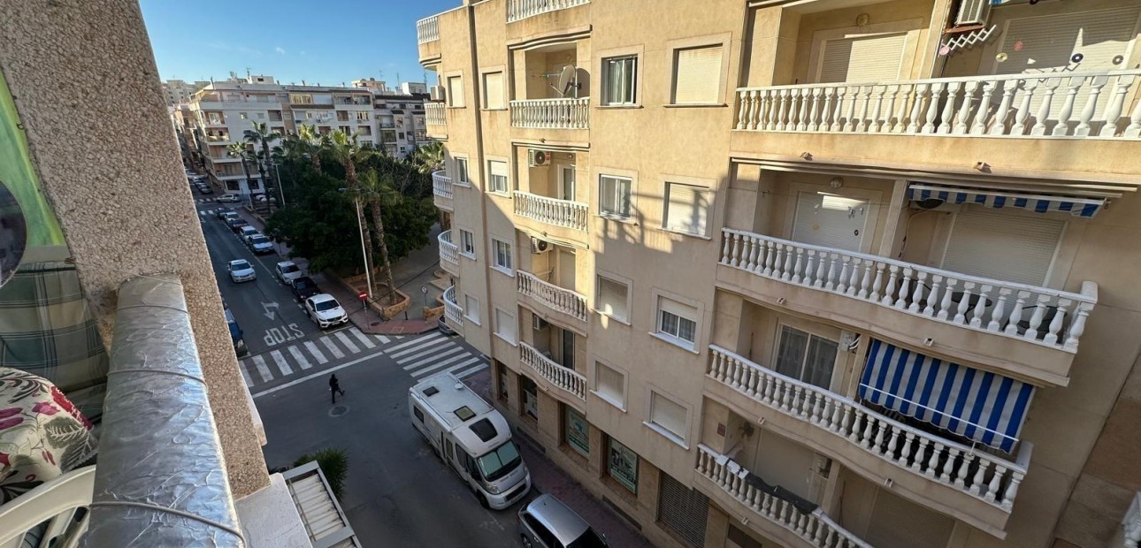 Sale - Apartment / flat -
Torrevieja - Playa del cura