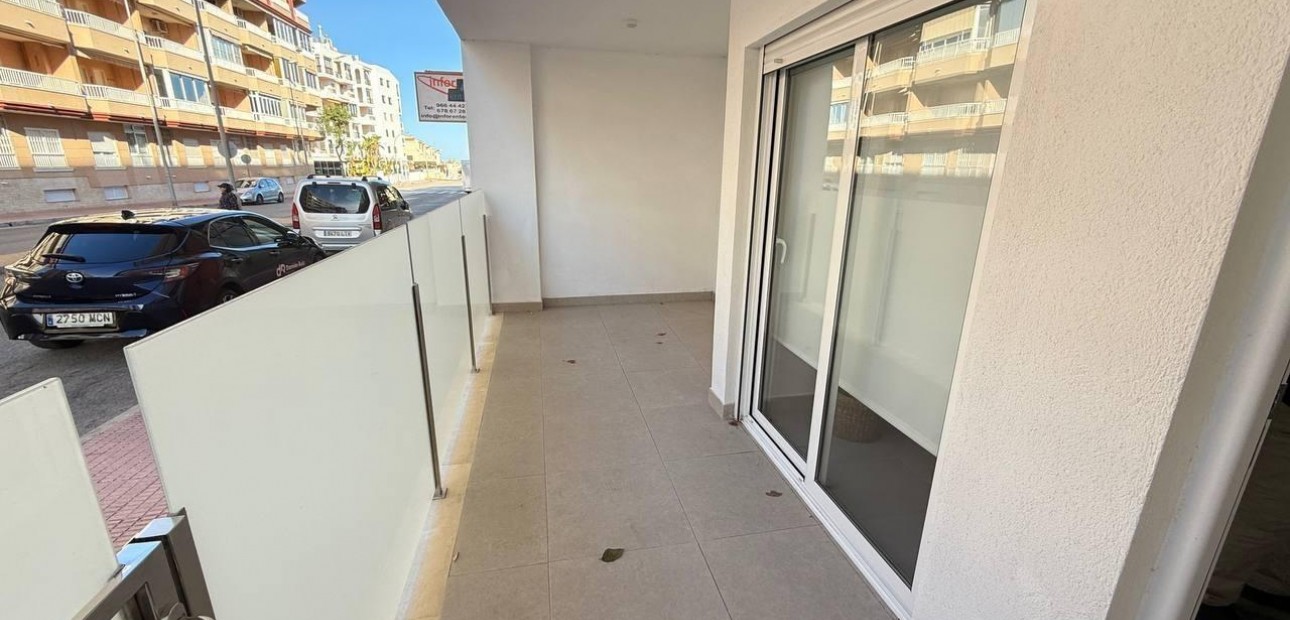 Sale - Apartment / flat -
Guardamar del Segura - Pueblo