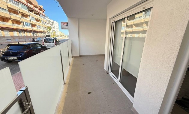 Sale - Apartment / flat -
Guardamar del Segura - Pueblo