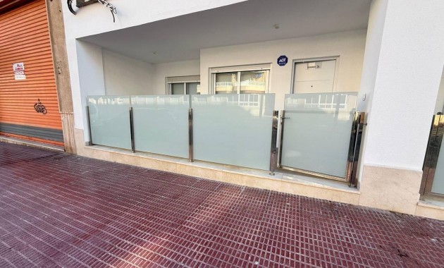 Sale - Apartment / flat -
Guardamar del Segura - Pueblo