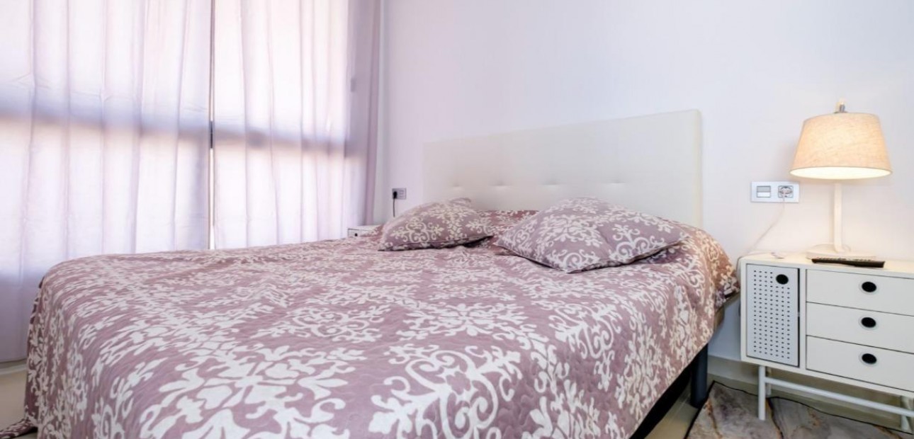 Venta - Apartamento / piso -
Torrevieja - Estacion de autobuses