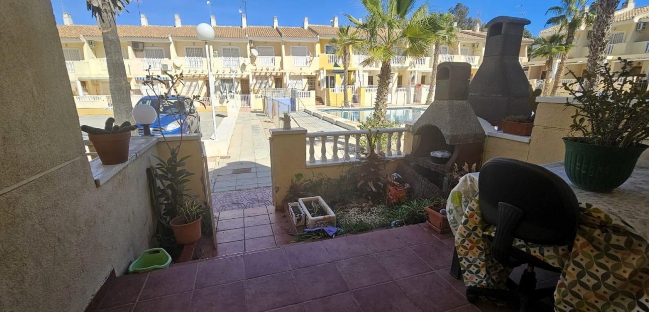 Sale - Bungalow -
Torrevieja - Torreblanca