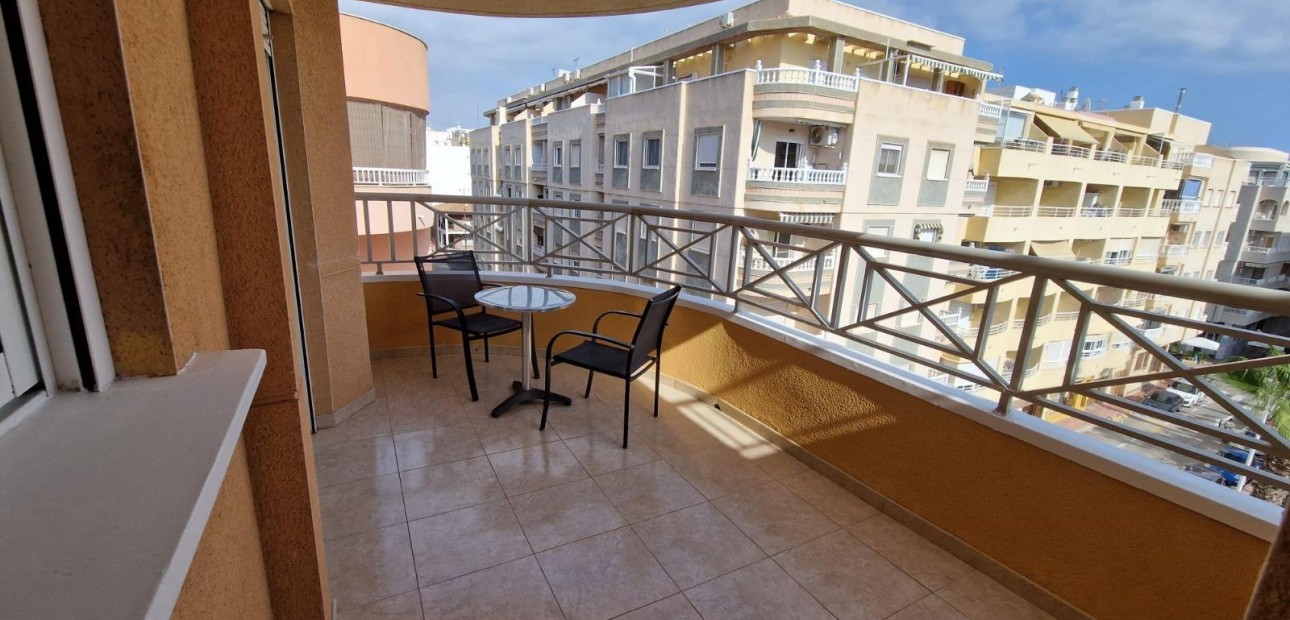 Sale - Apartment / flat -
Torrevieja - Playa del cura