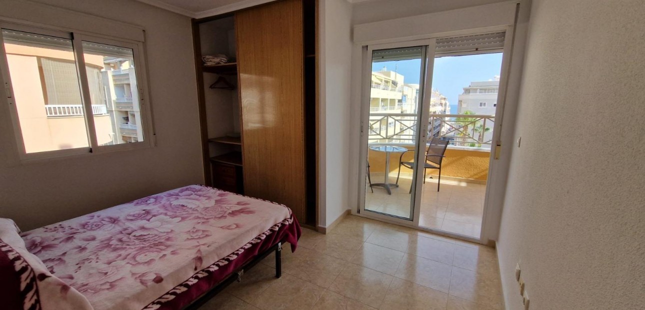 Sale - Apartment / flat -
Torrevieja - Playa del cura