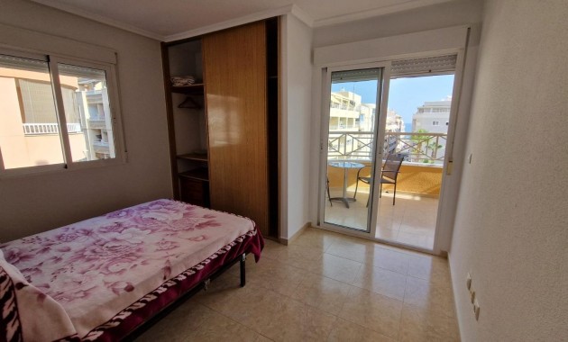 Sale - Apartment / flat -
Torrevieja - Playa del cura