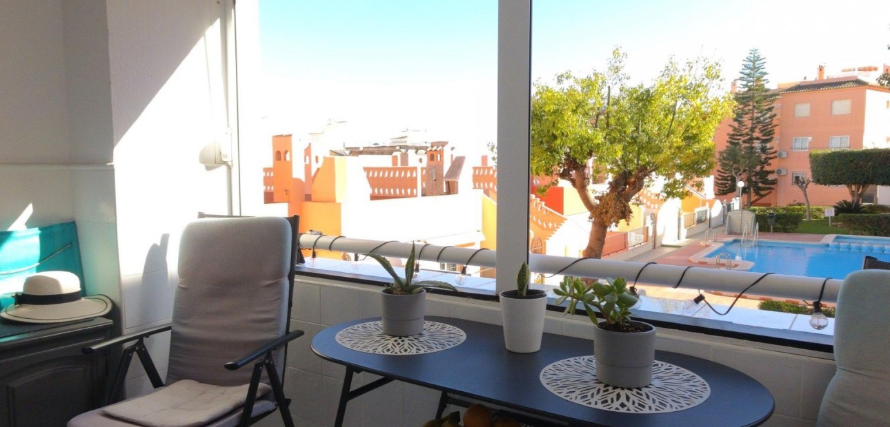 Sale - Apartment / flat -
Torrevieja - Torreblanca