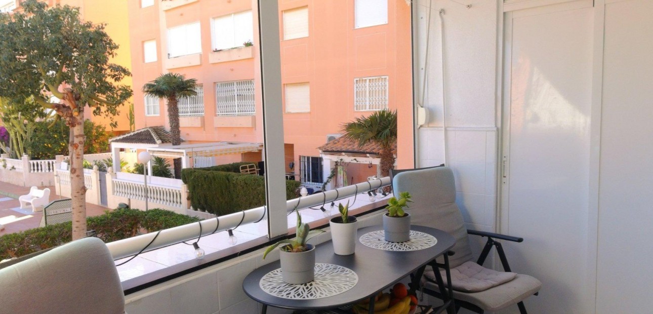 Sale - Apartment / flat -
Torrevieja - Torreblanca