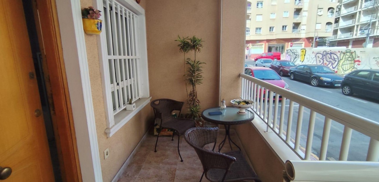 Herverkoop - Appartement / flat -
Torrevieja - torrevieja