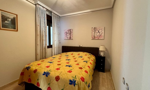 Sale - Apartment / flat -
Torrevieja - Centro