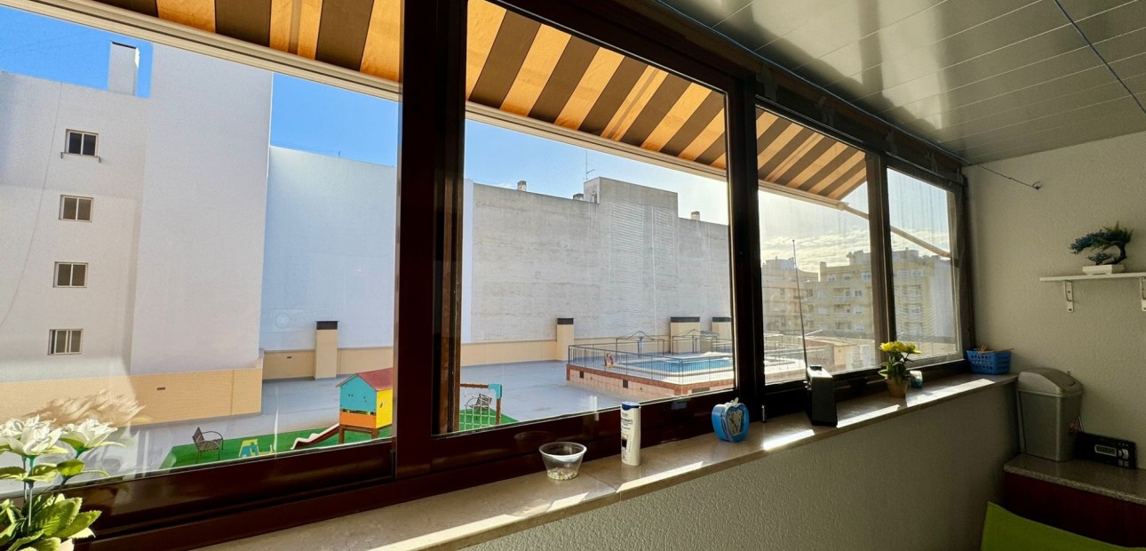 Venta - Apartamento / piso -
Torrevieja - Centro