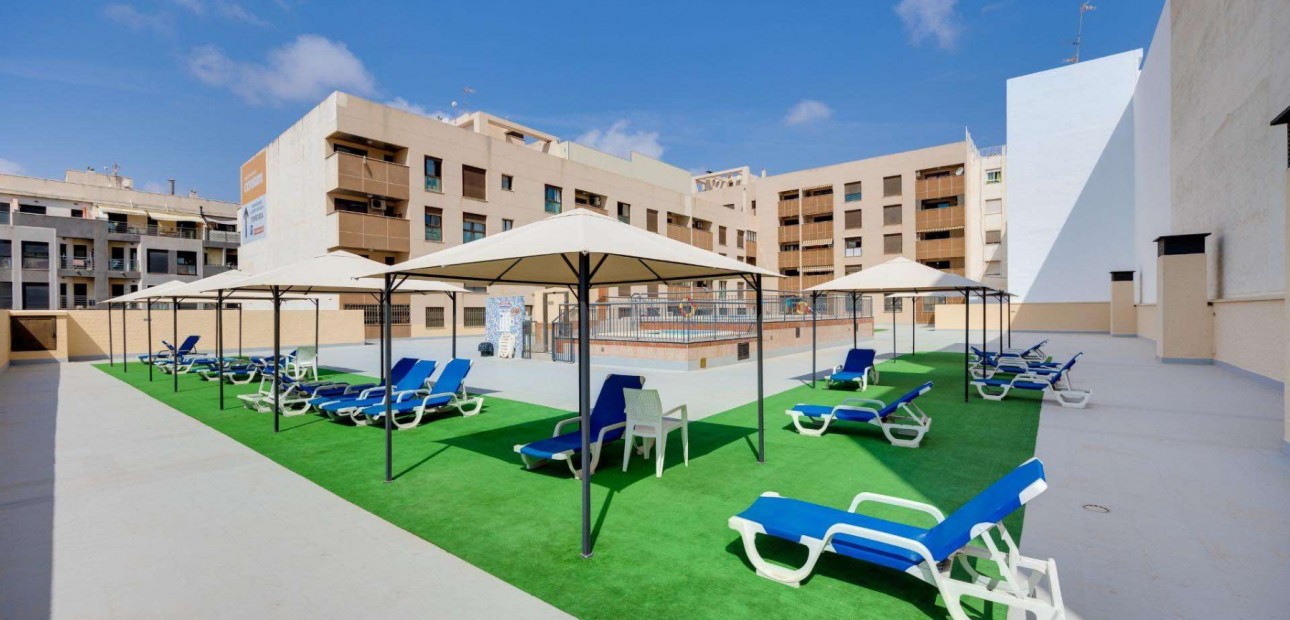 Sale - Apartment / flat -
Torrevieja - Centro