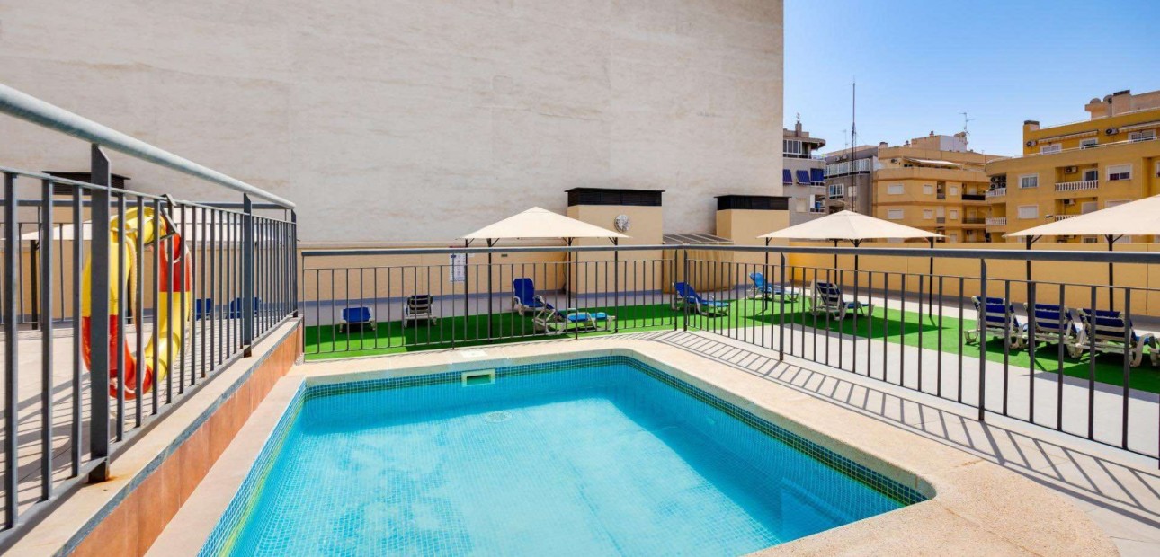 Sale - Apartment / flat -
Torrevieja - Centro