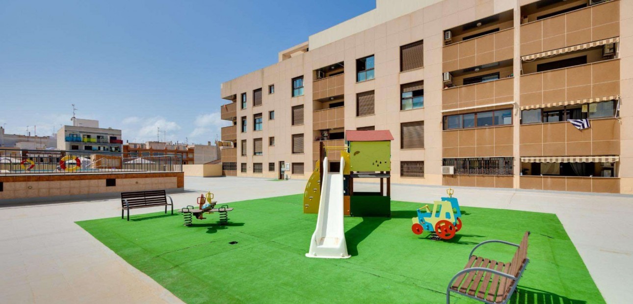 Venta - Apartamento / piso -
Torrevieja - Centro