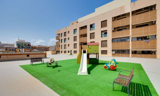 Sale - Apartment / flat -
Torrevieja - Centro