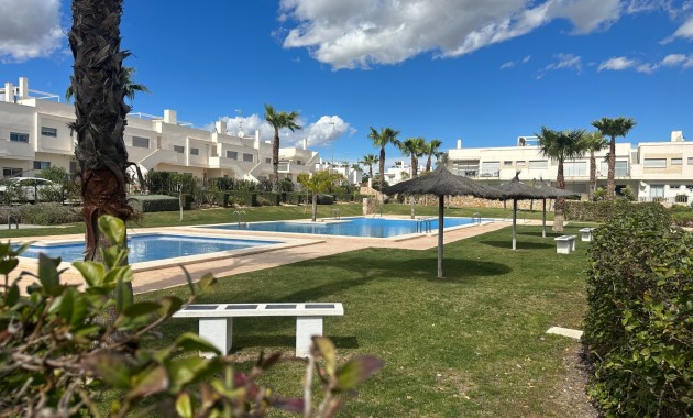 Herverkoop - Appartement / flat -
Orihuela - Entre Naranjos Vistabella