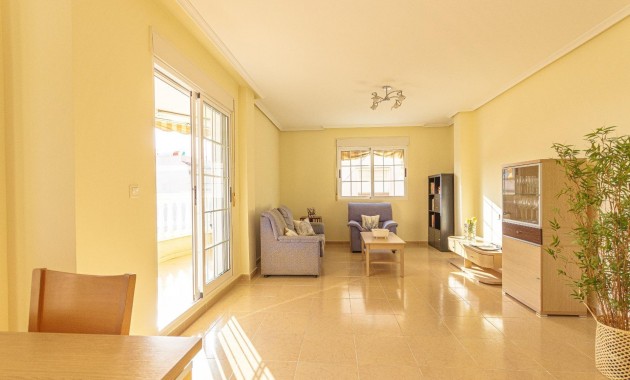 Sale - Apartment / flat -
Torrevieja - torrevieja