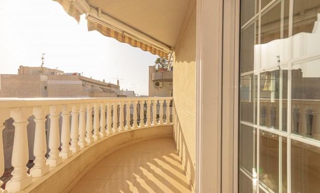 Sale - Apartment / flat -
Torrevieja - torrevieja