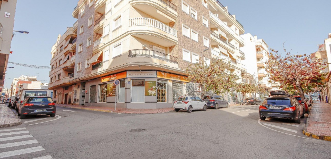 Sale - Apartment / flat -
Torrevieja - torrevieja