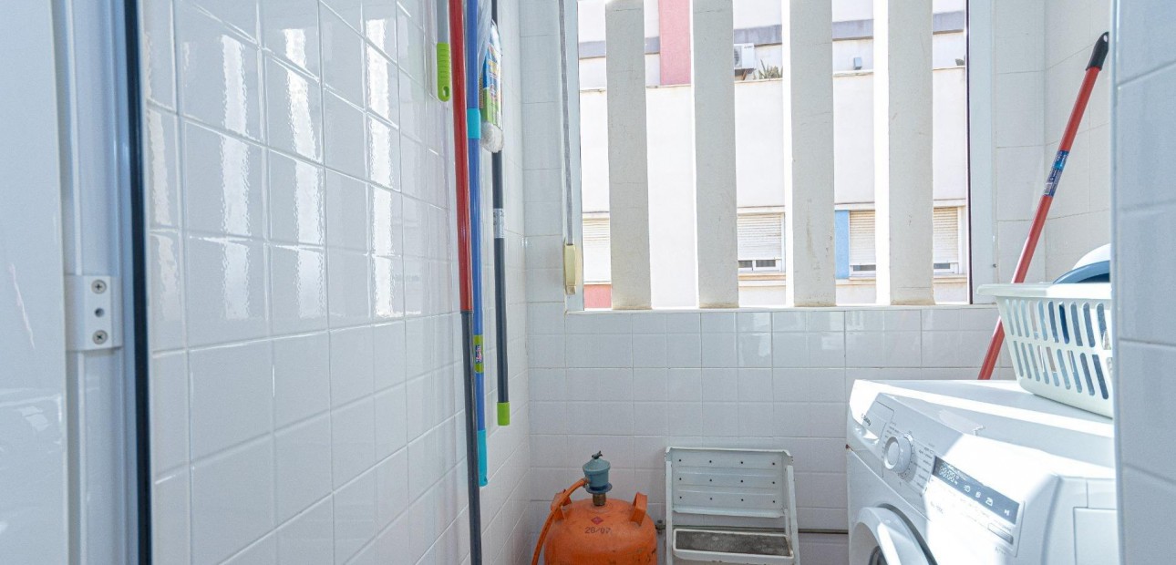 Sale - Apartment / flat -
Torrevieja - torrevieja