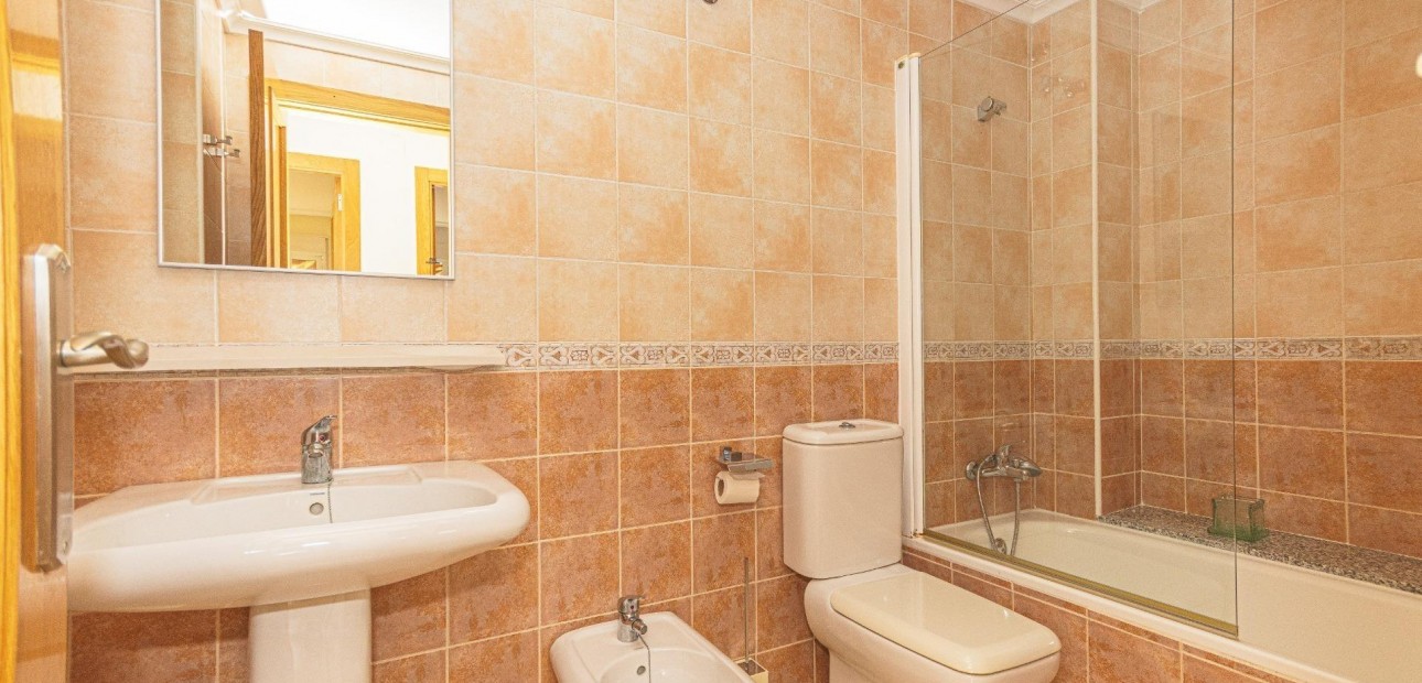 Sale - Apartment / flat -
Torrevieja - torrevieja