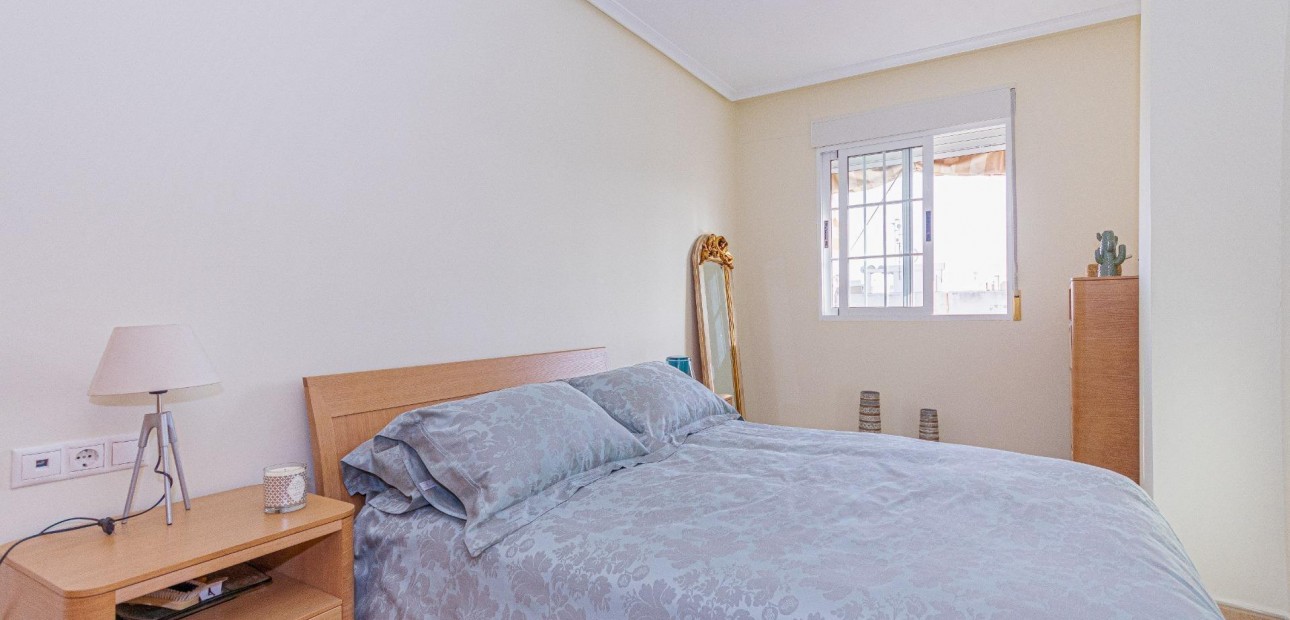 Sale - Apartment / flat -
Torrevieja - torrevieja