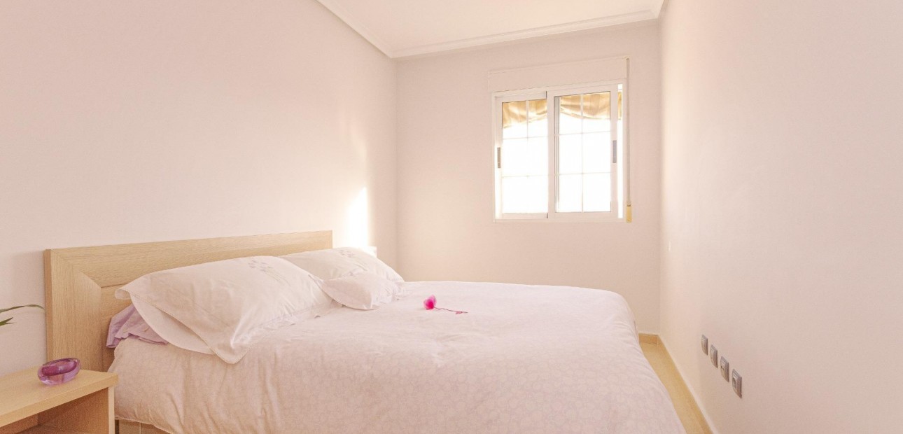 Sale - Apartment / flat -
Torrevieja - torrevieja