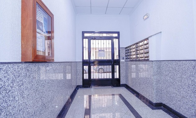 Sale - Apartment / flat -
Torrevieja - torrevieja