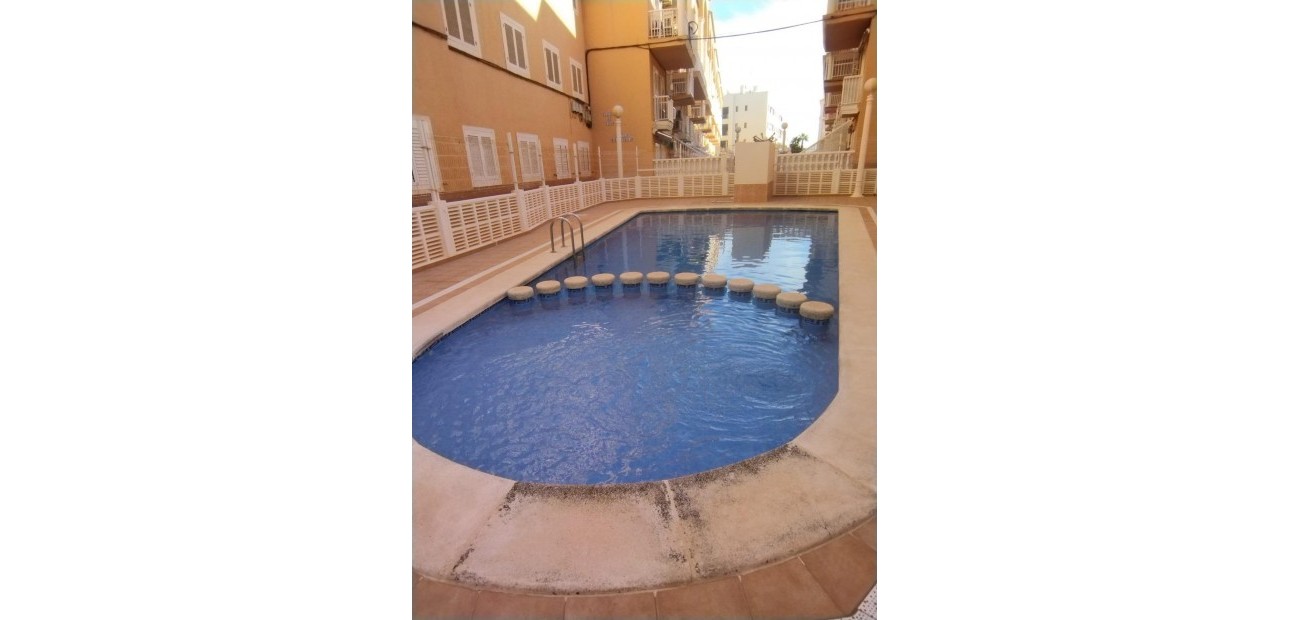 Herverkoop - Appartement / flat -
Torrevieja - La Mata pueblo