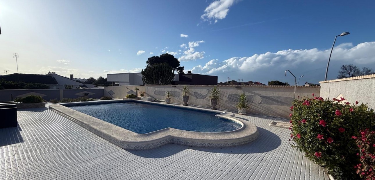 Venta - Villa -
Torrevieja - Los Balcones - Los Altos del Edén