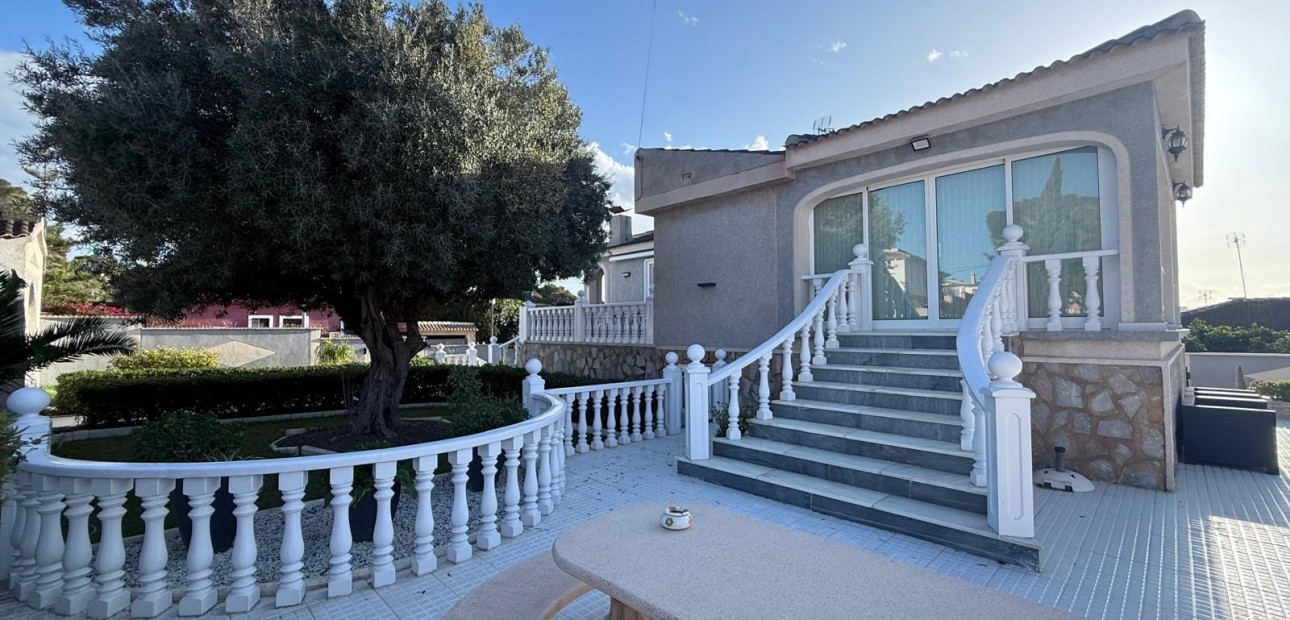 Venta - Villa -
Torrevieja - Los Balcones - Los Altos del Edén