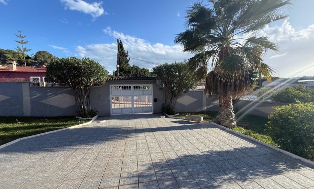 Sale - Villa -
Torrevieja - Los Balcones - Los Altos del Edén