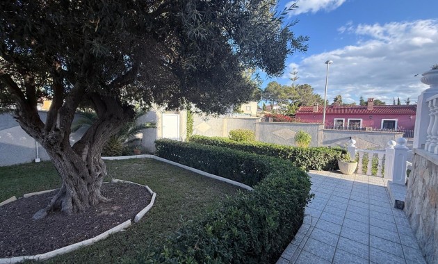 Sale - Villa -
Torrevieja - Los Balcones - Los Altos del Edén