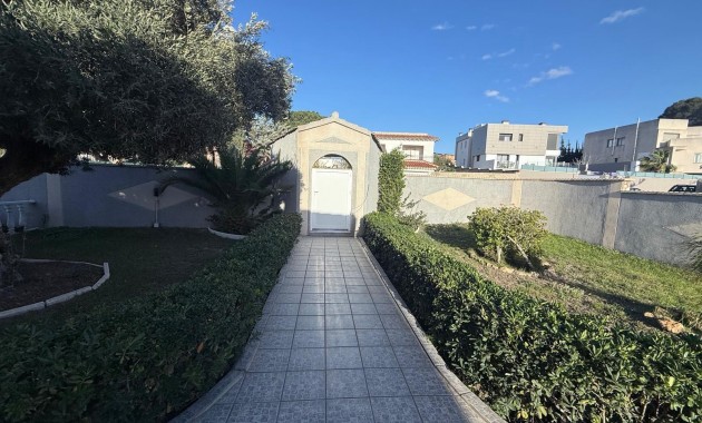 Venta - Villa -
Torrevieja - Los Balcones - Los Altos del Edén