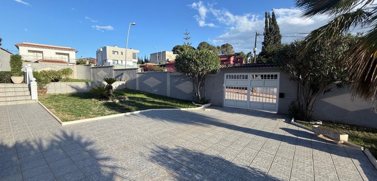 Venta - Villa -
Torrevieja - Los Balcones - Los Altos del Edén